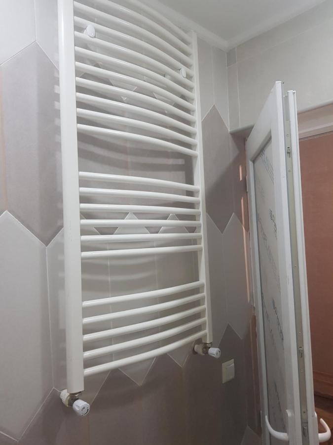 Solo Budget Apartment Tbilisi Zewnętrze zdjęcie